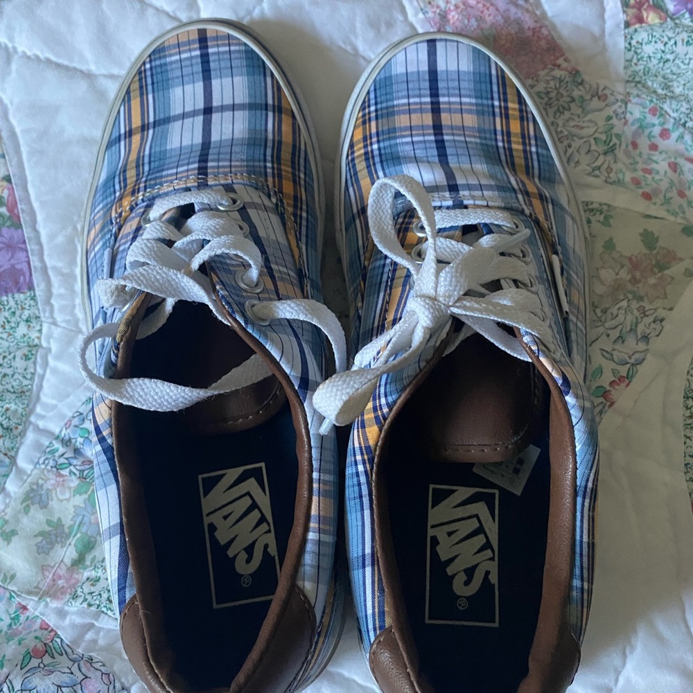 vans  blue plaid like new